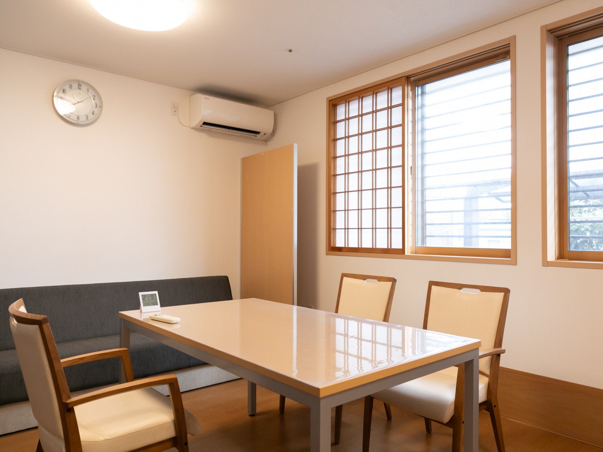 落ち着いた雰囲気の部屋