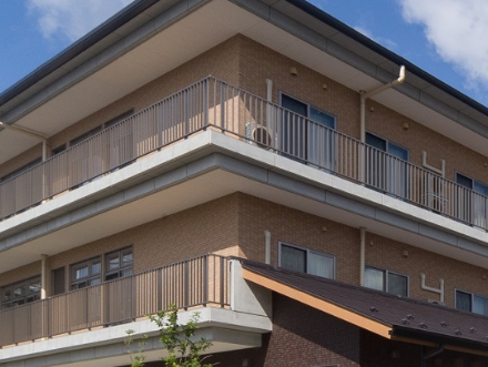 三階建ての建物外観