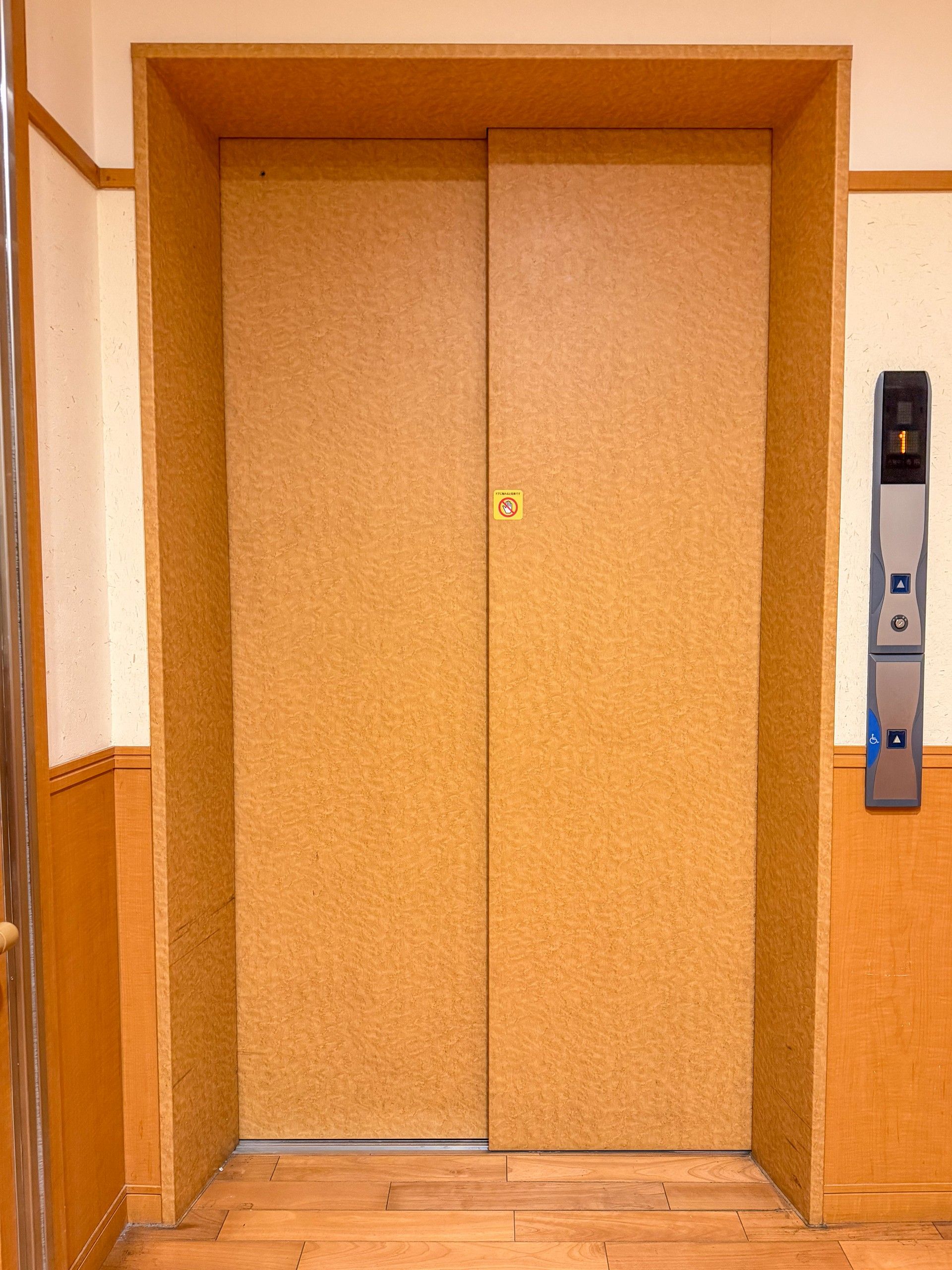安全な移動を支えるエレベーター