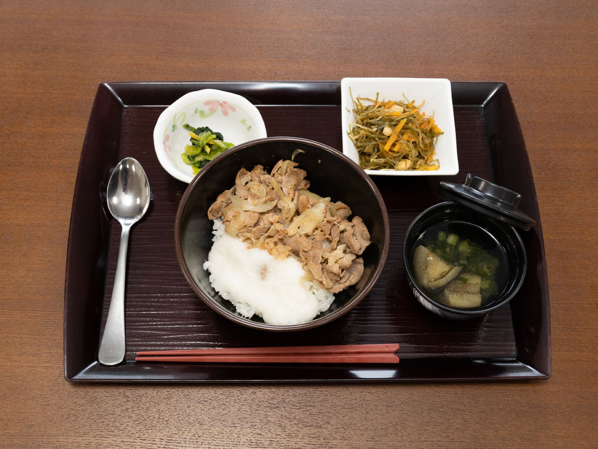 入居者の好み、体調、持病などを考慮して作られている食事