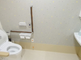 介護施設の明るいトイレ空間