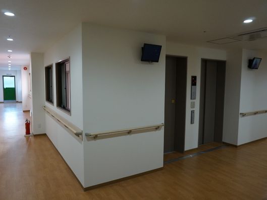 エレベーター前