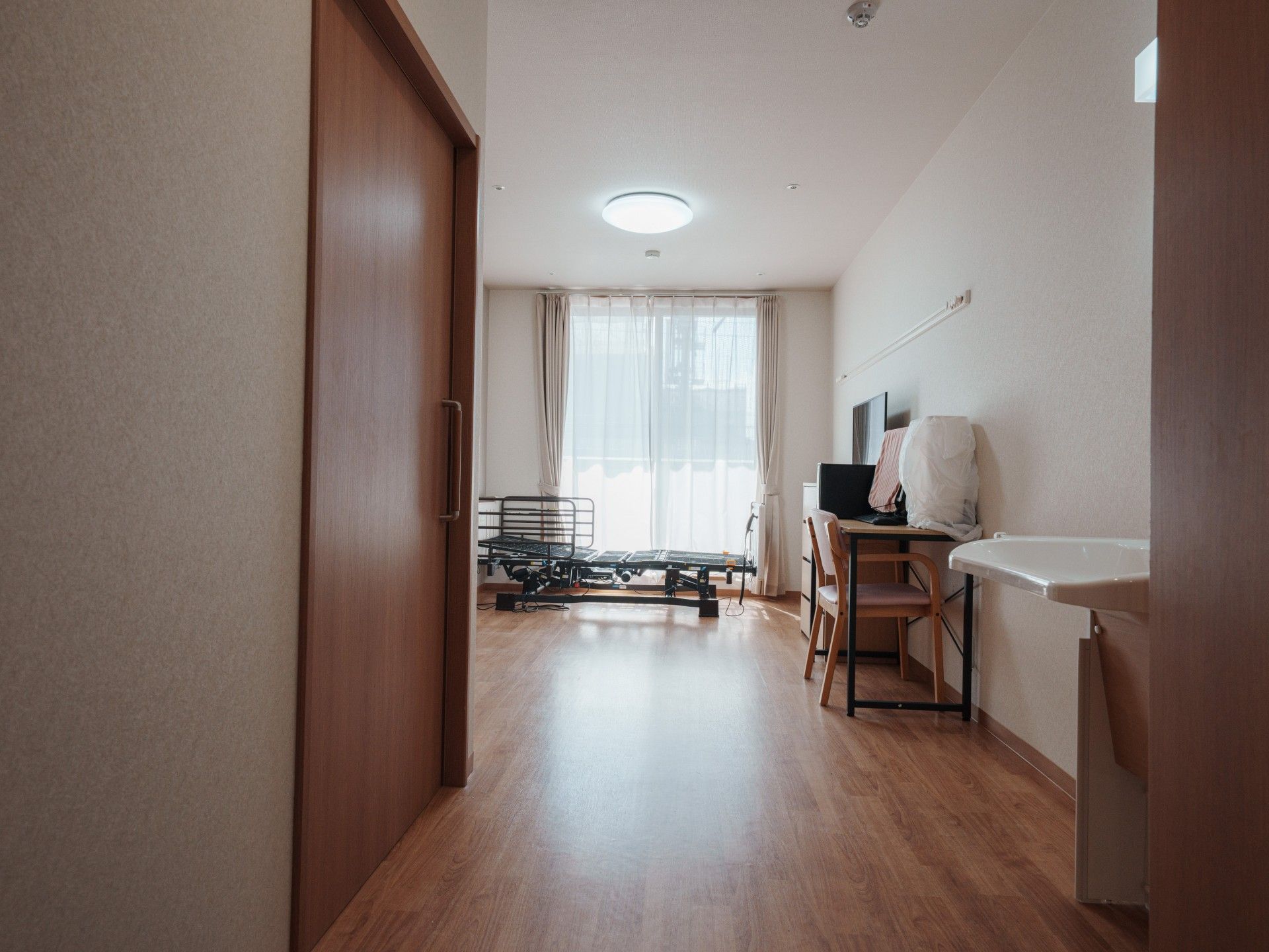 明るい個室の様子