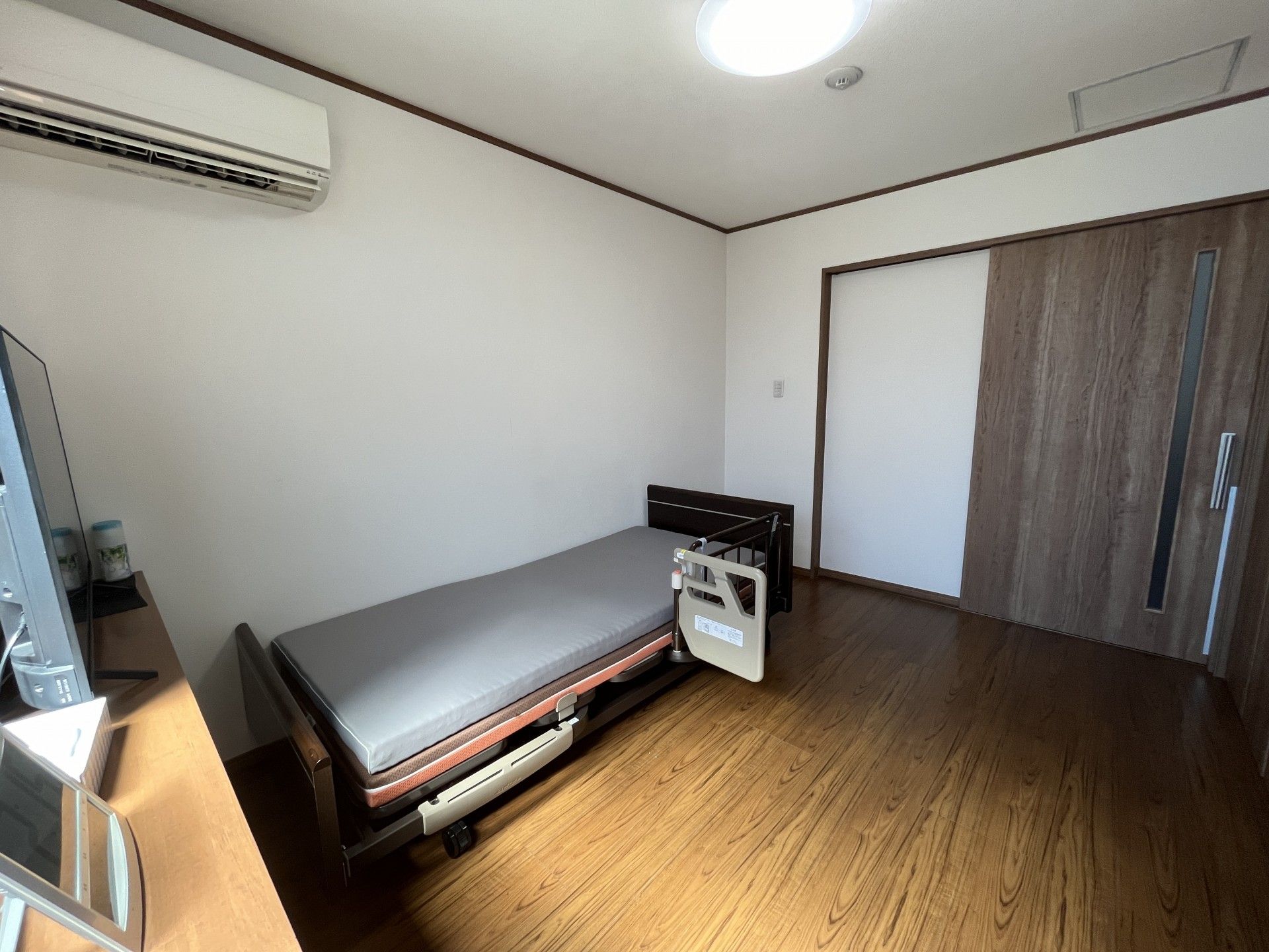 快適な個室の寝室