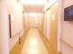介護施設の明るい廊下