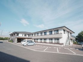 広々とした施設の外観