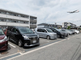 外観と駐車場の様子