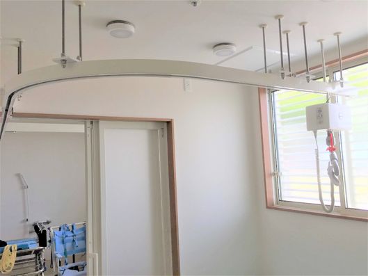 天井走行型リフト