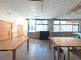 広々とした明るい共有スペース