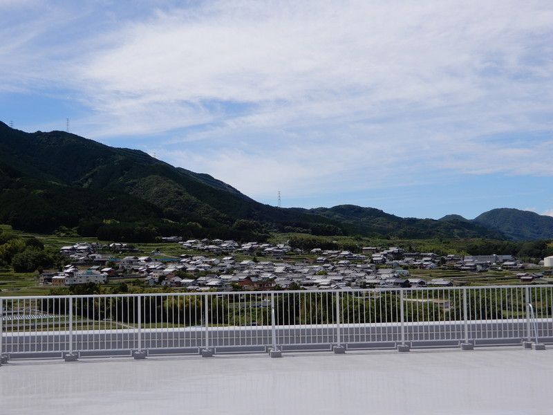 緑豊かな景色のテラス