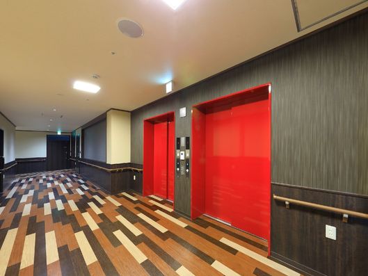 エレベーター前