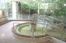円形の水槽がある場所