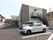 2階建ての建物で、舗装された専用駐車場を完備している。建物前には飲料用の自動販売機が一台置かれている。