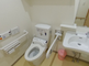 バリアフリー設計のトイレ空間