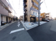 都市の落ち着いた街角風景