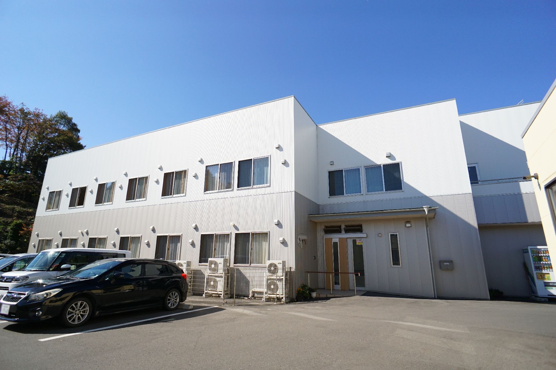 駐車場が広いので、遠方からでもアクセスできる介護施設