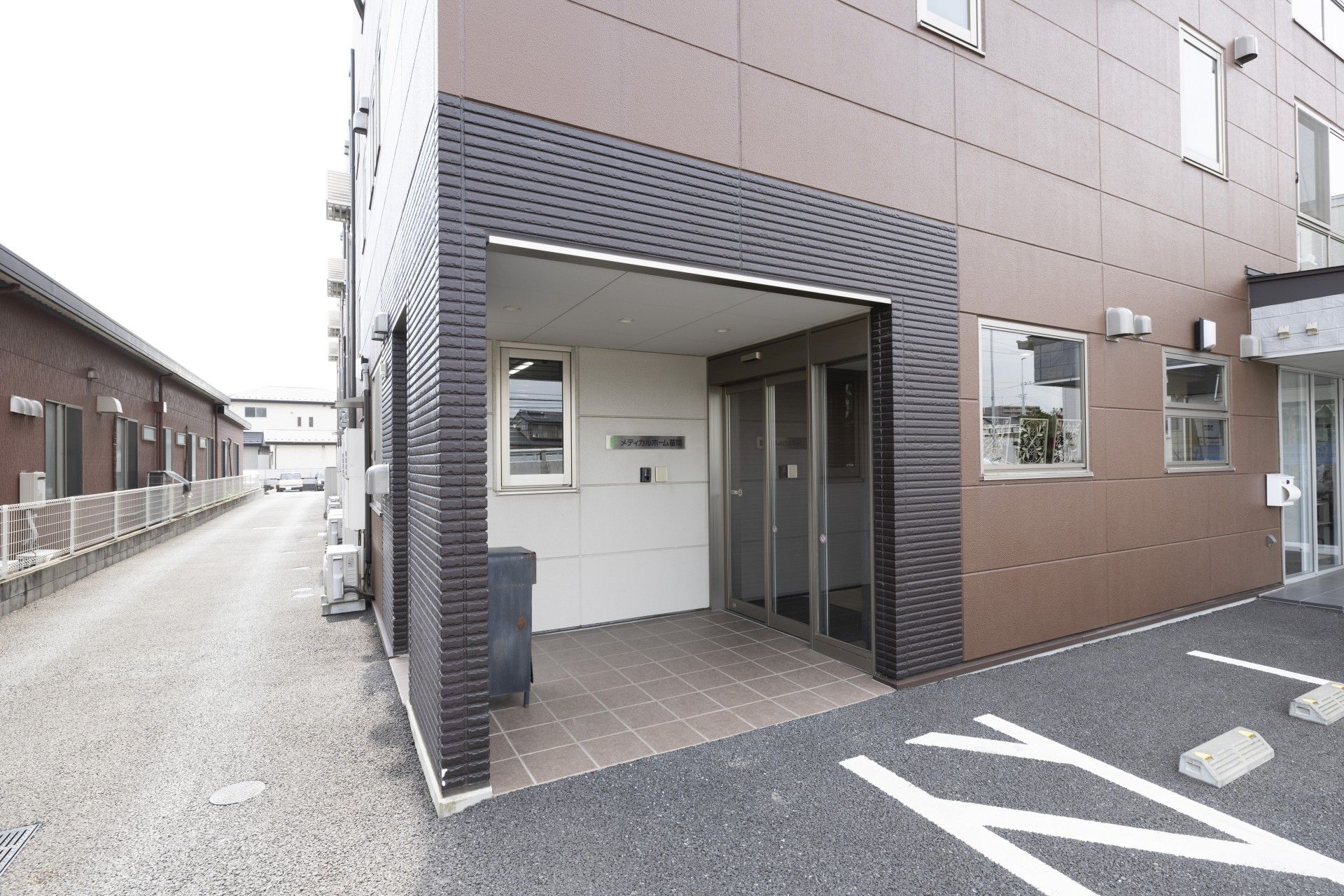 建物のエントランス
