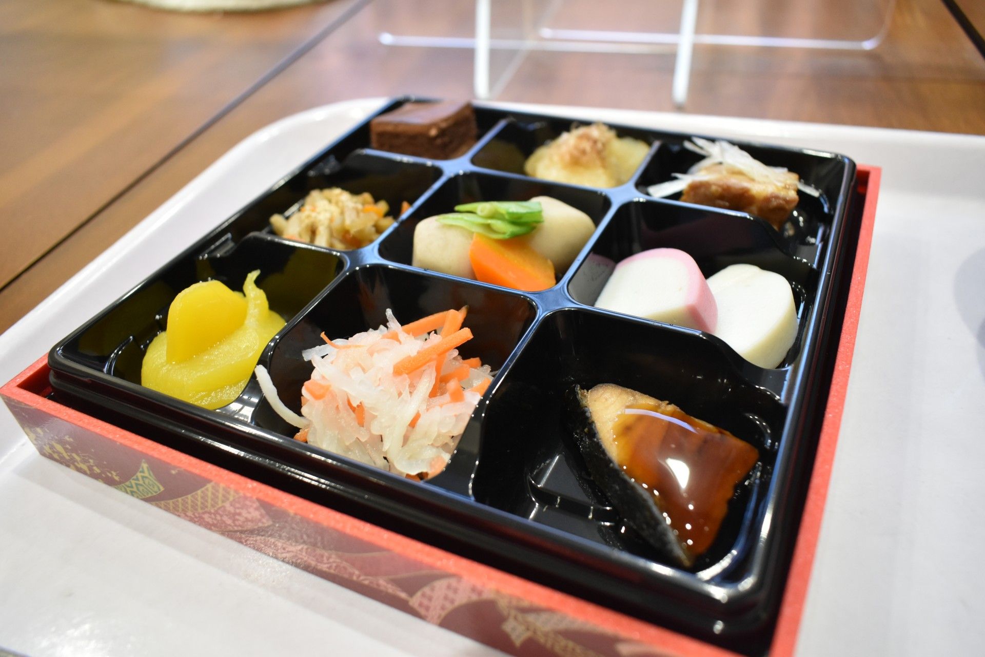 彩り豊かな食事の盛り付け