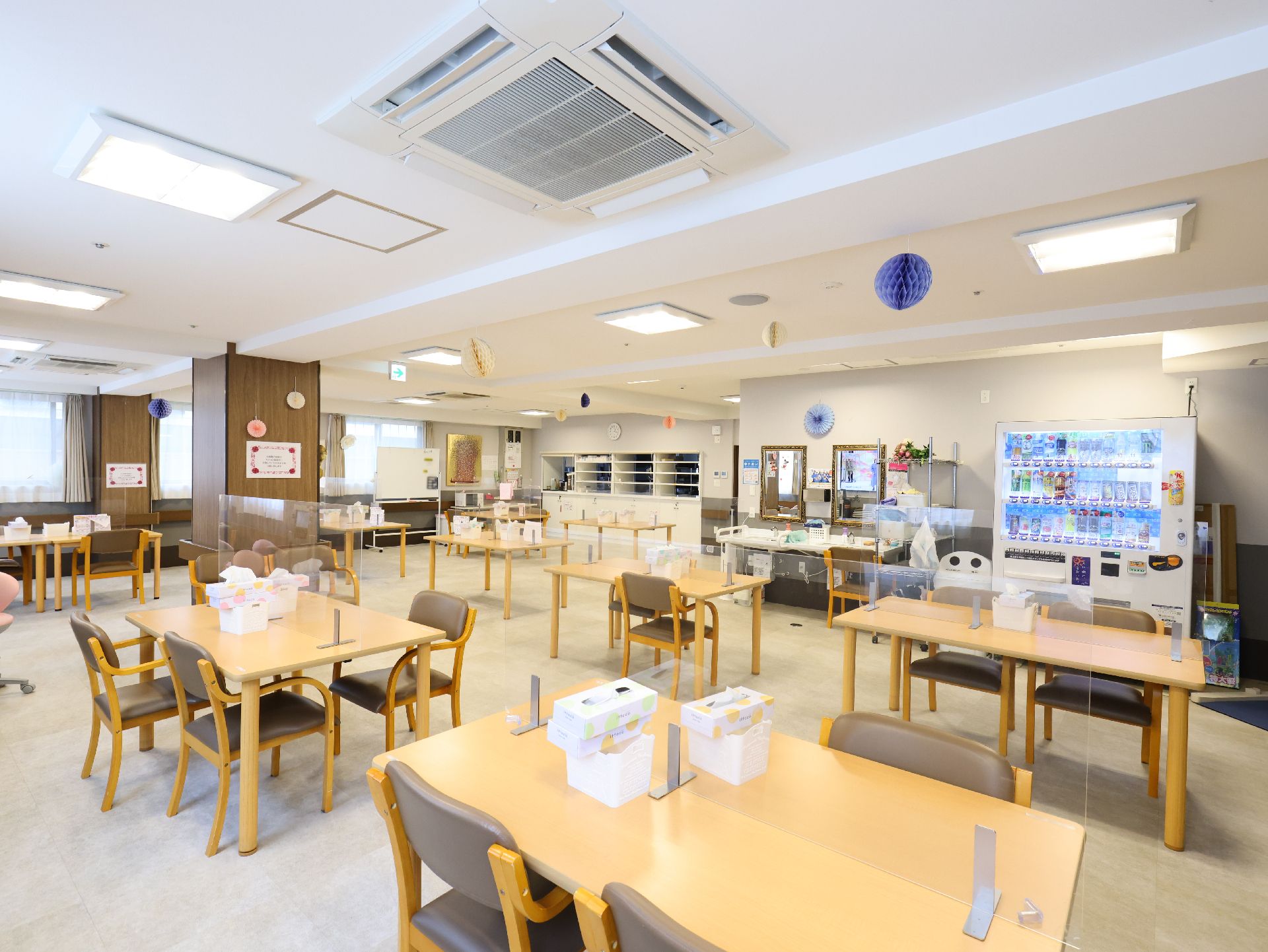 多くの方とコミュニケーションをとれる共有スペース
