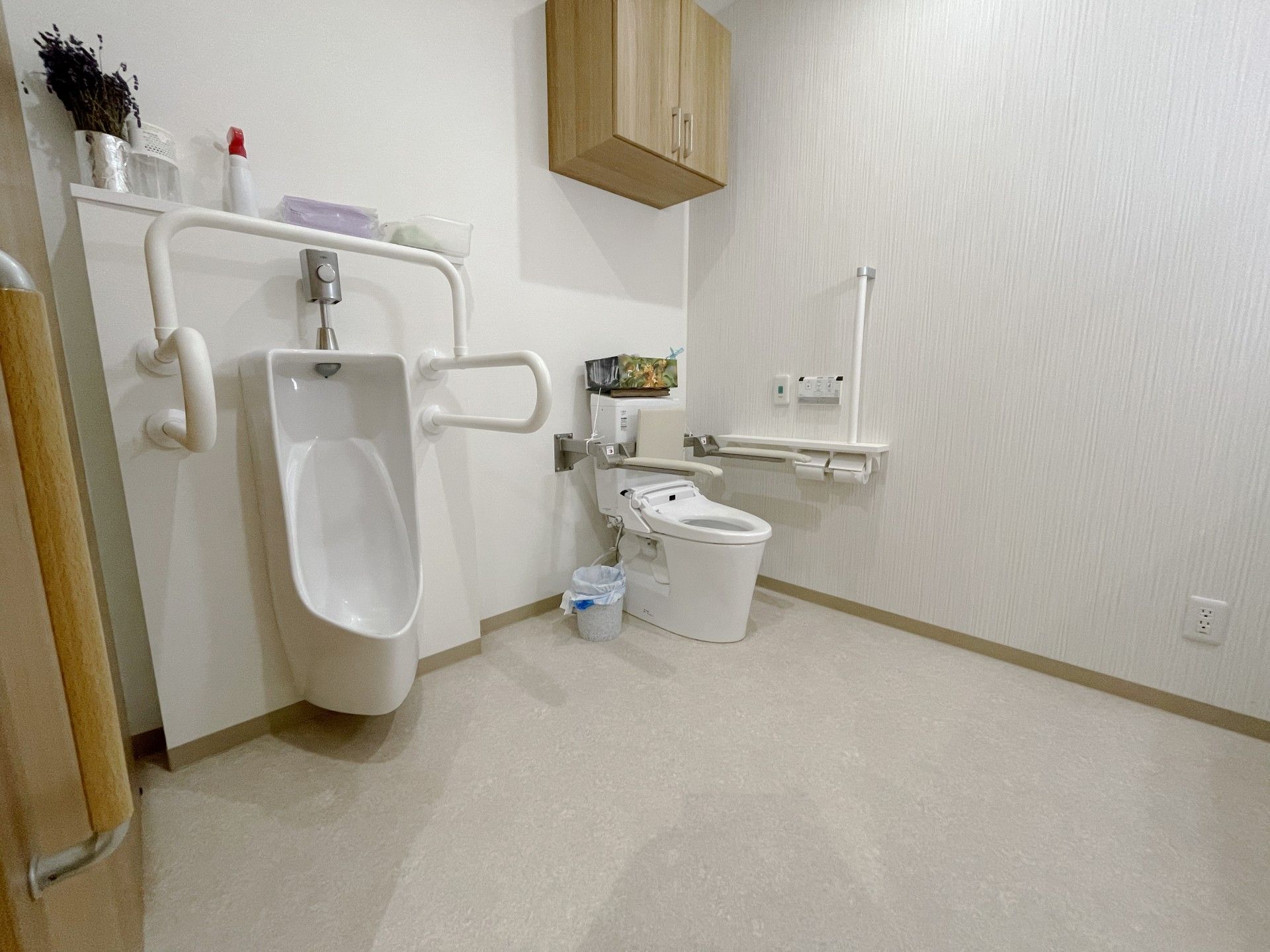 バリアフリーのトイレ空間