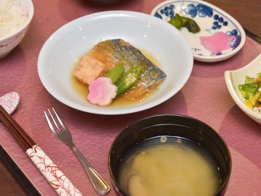 献立メニュー、主菜の接写