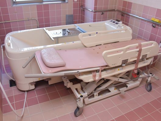 リフト式の浴槽