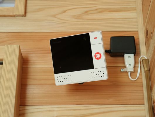 呼び出しボタン