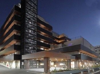 モダンな建物のエントランス