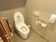 介護施設の清潔なトイレの様子