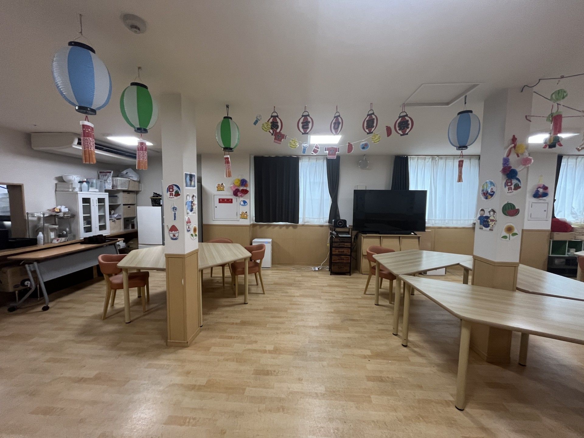 飾り付けのある広間