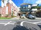 緑豊かな住宅街の施設外観
