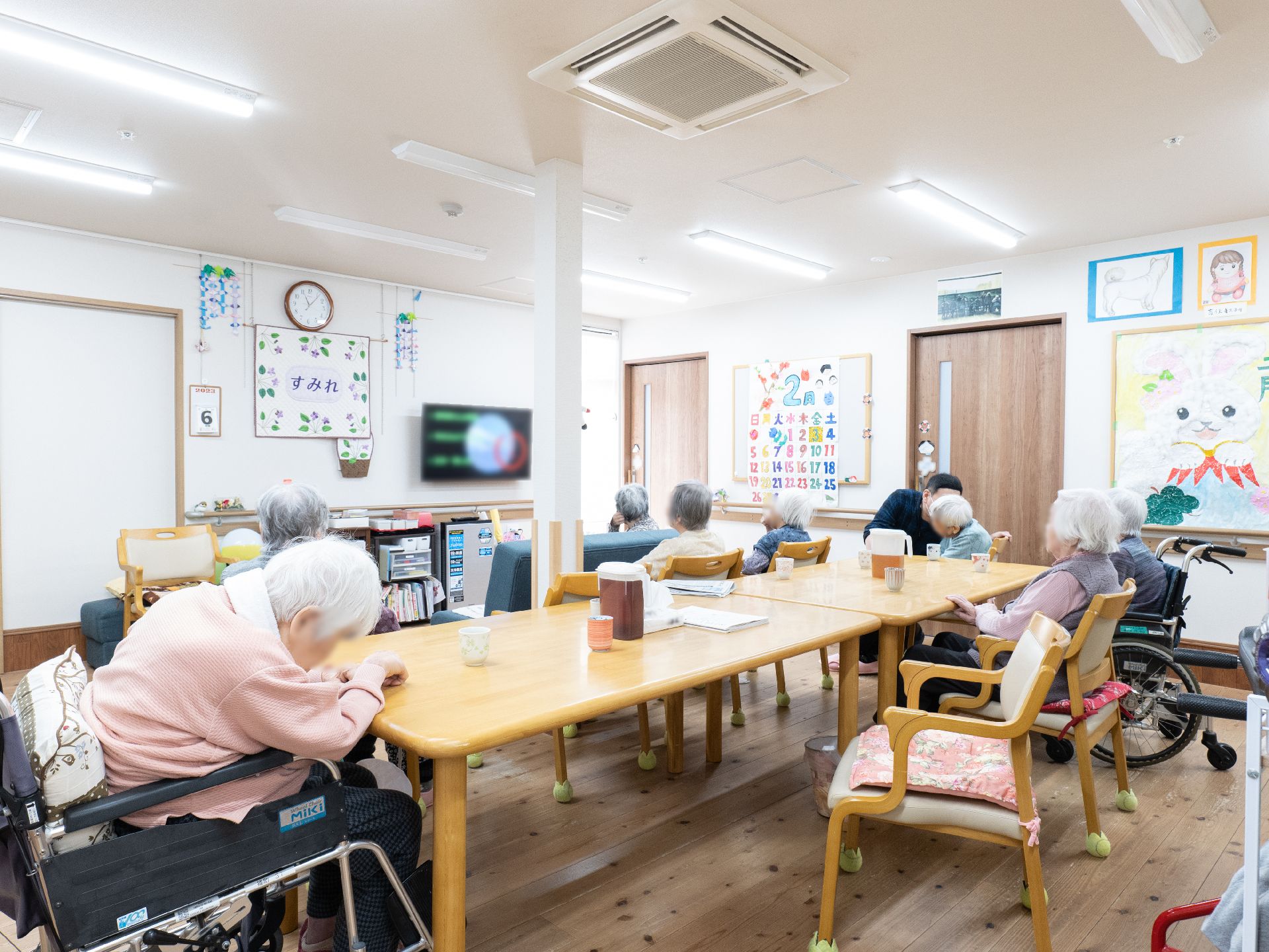 テレビを設置している共有スペース