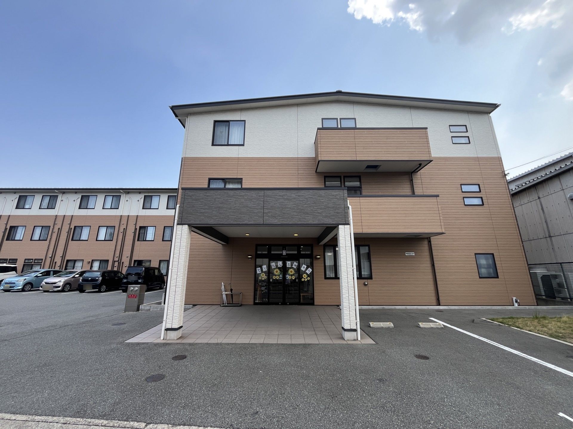 エントランスの外観