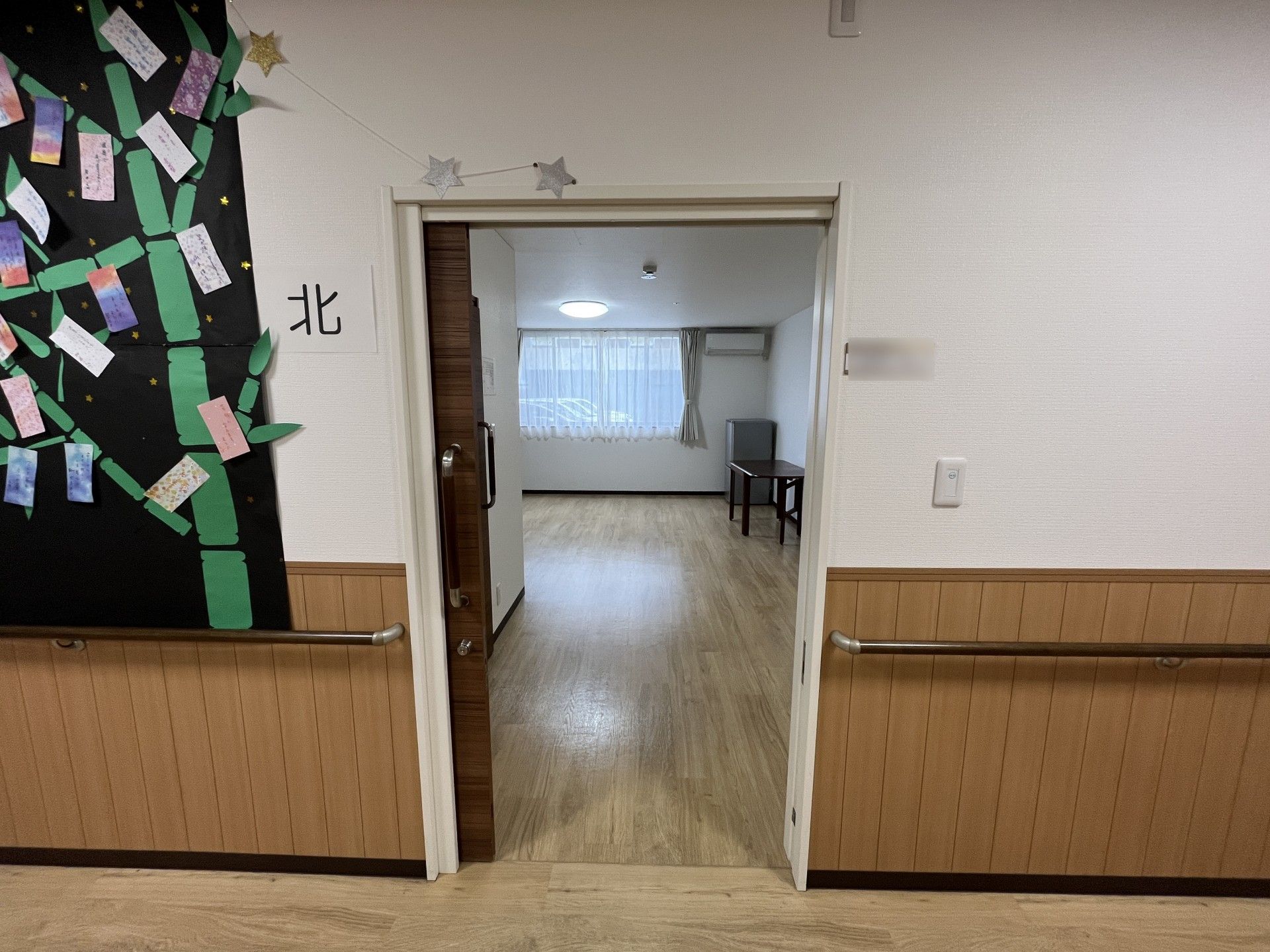 開放的な入口の廊下