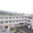 三階建ての建物外観