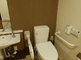 バリアフリーのトイレ設備が整った部屋