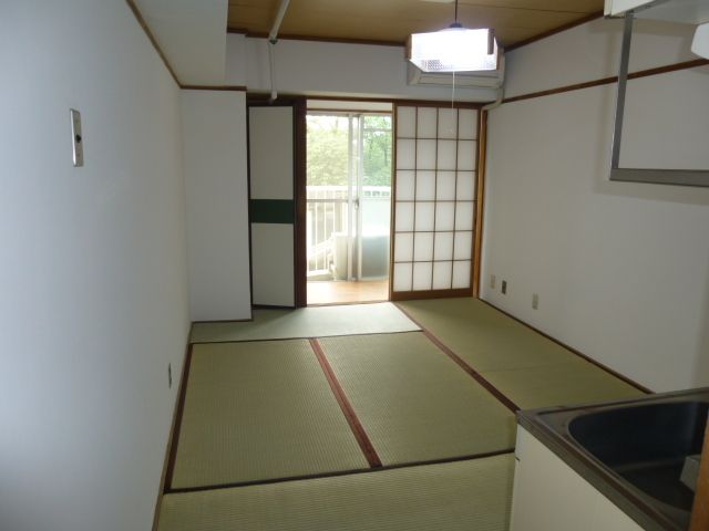 畳のイグサ馨る和室のお部屋