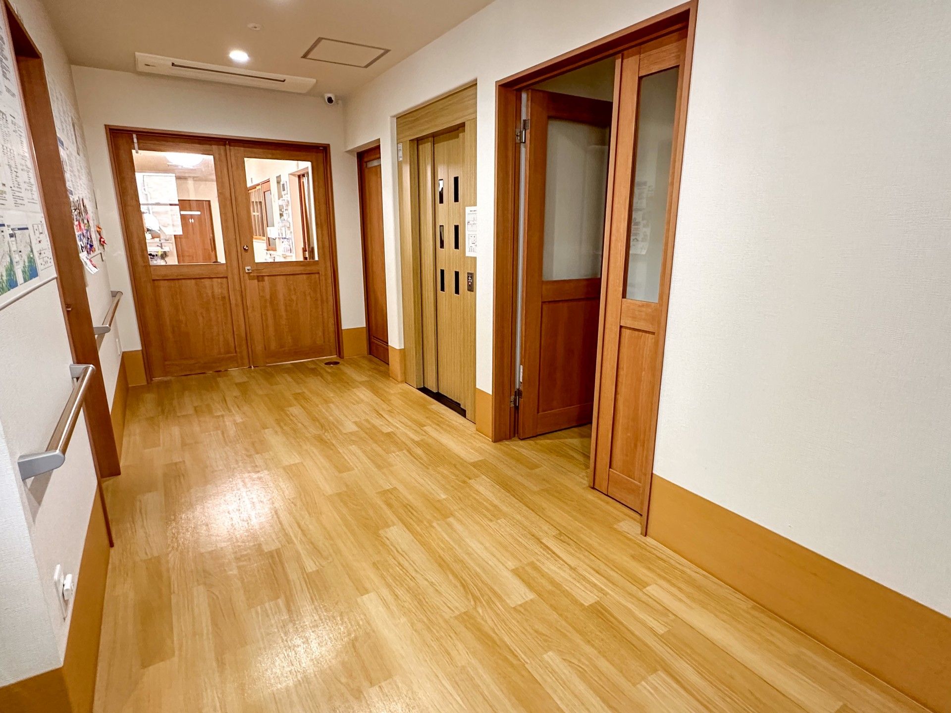 温かみのある廊下