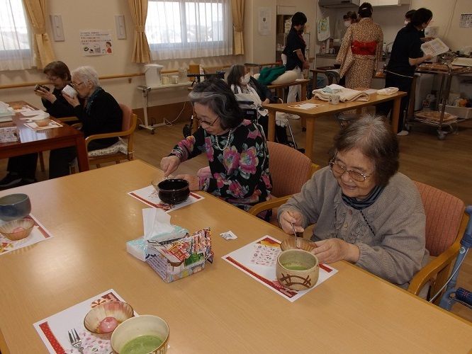 利用者が集うダイニングルーム