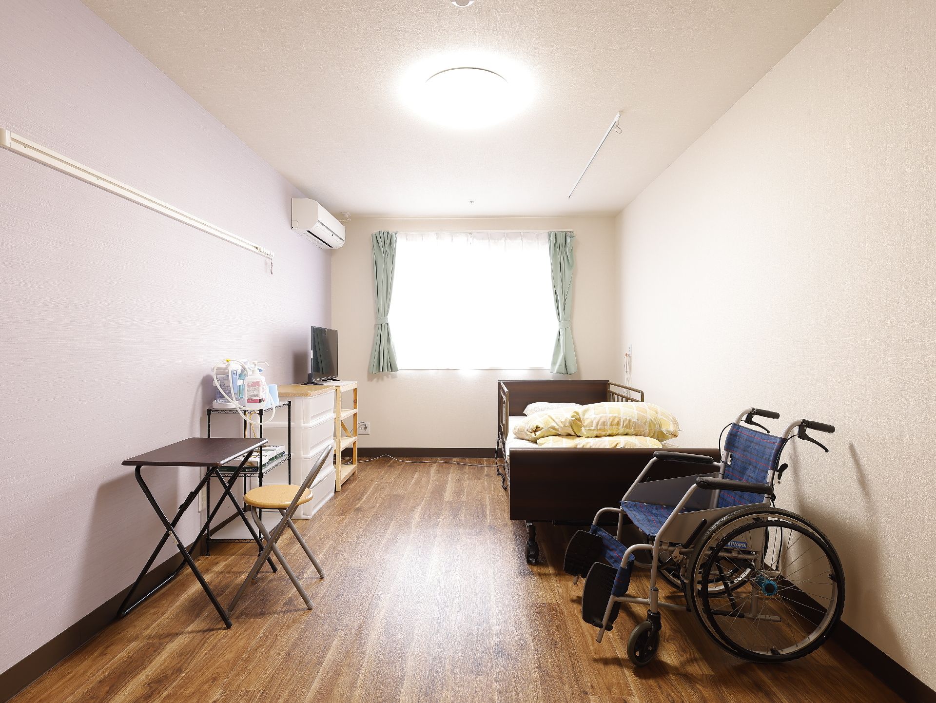 家具などを多く設置することのできる居室