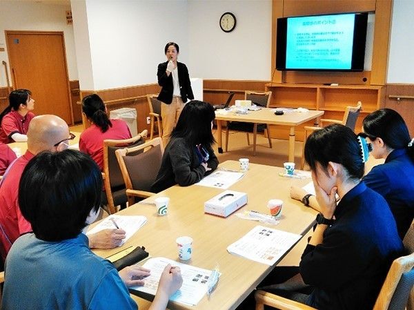 研修中のスタッフの様子