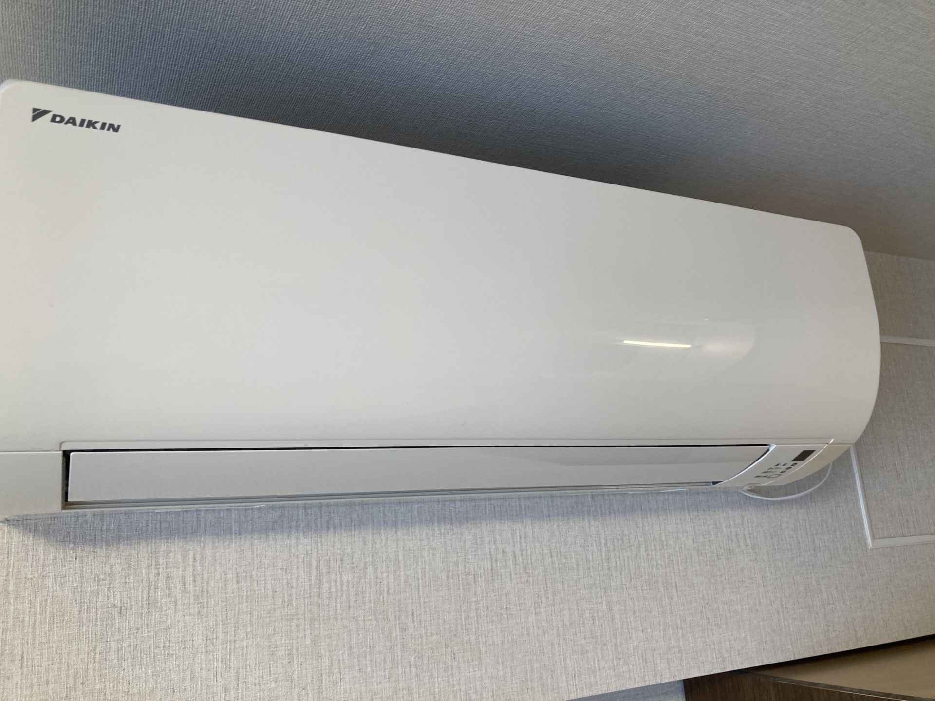 壁に設置された空調設備