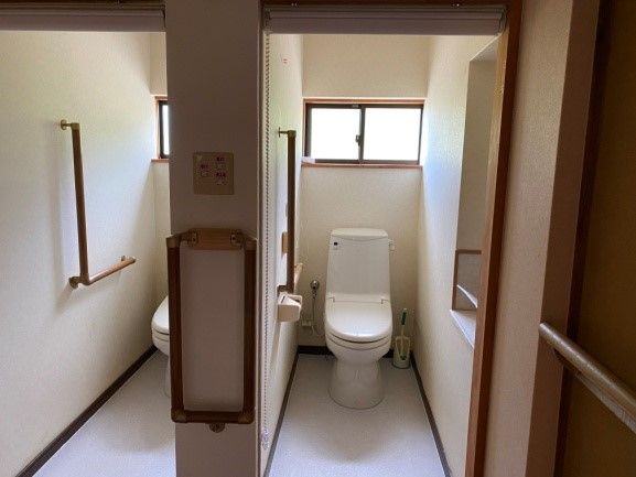 バリアフリートイレの室内