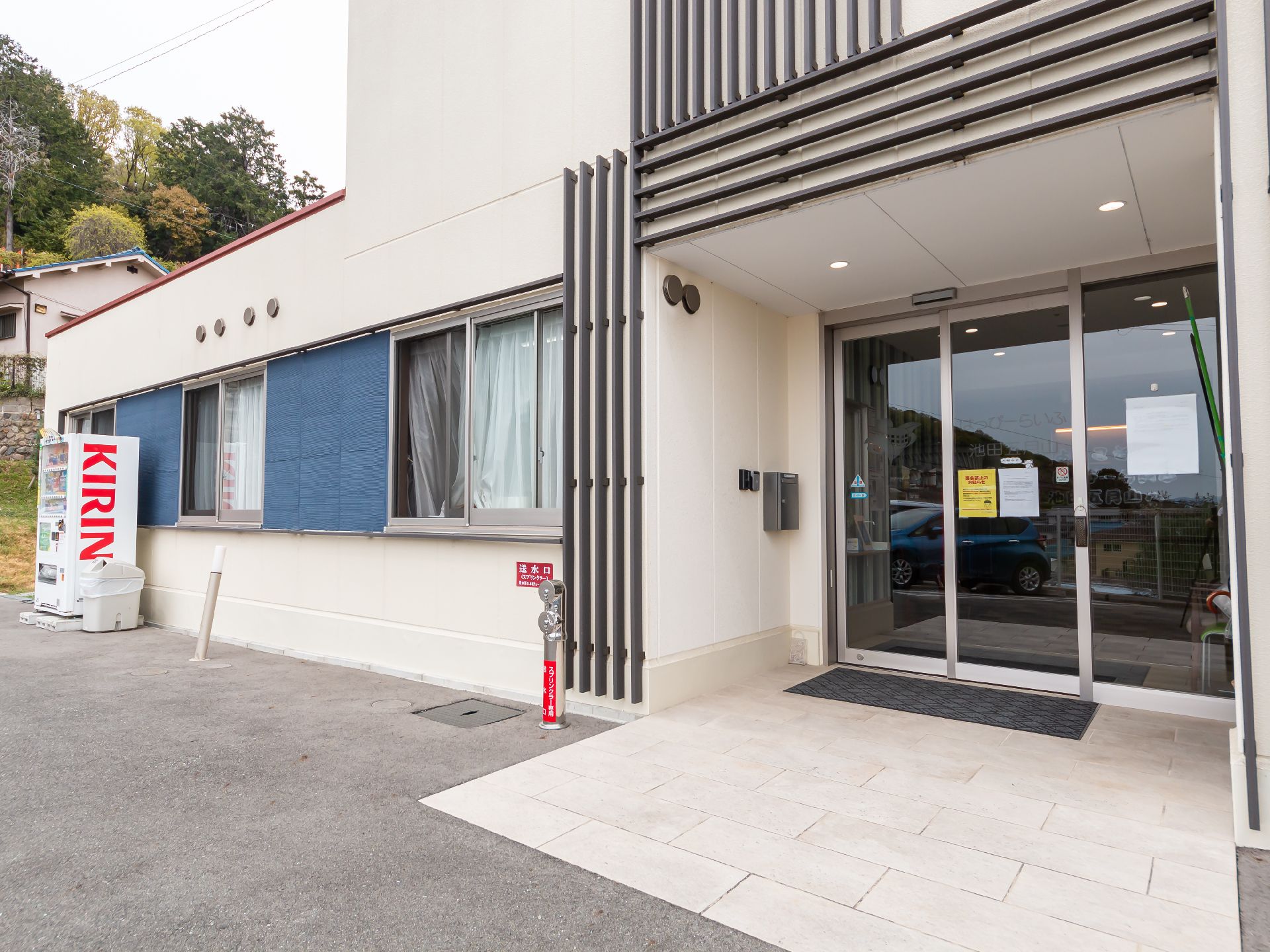 高齢者施設のエントランス