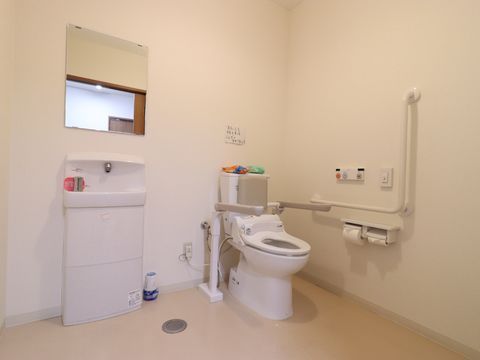バリアフリーなトイレ空間