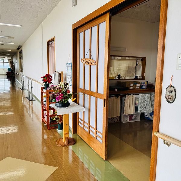 和風の扉と廊下