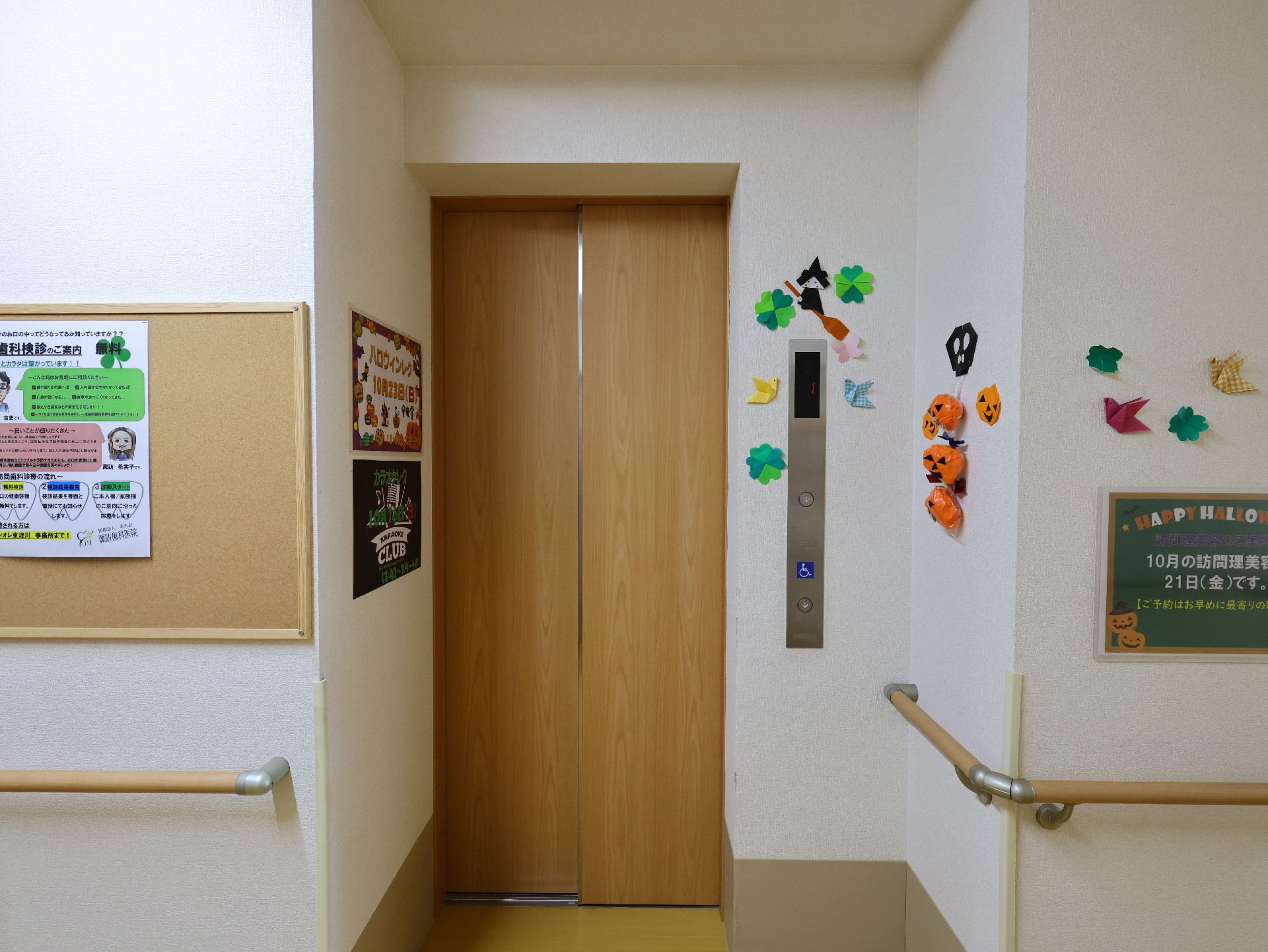 温かみのあるエレベーター