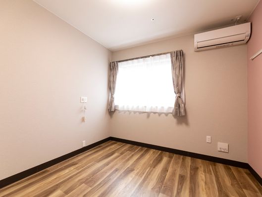 呼び出しボタン