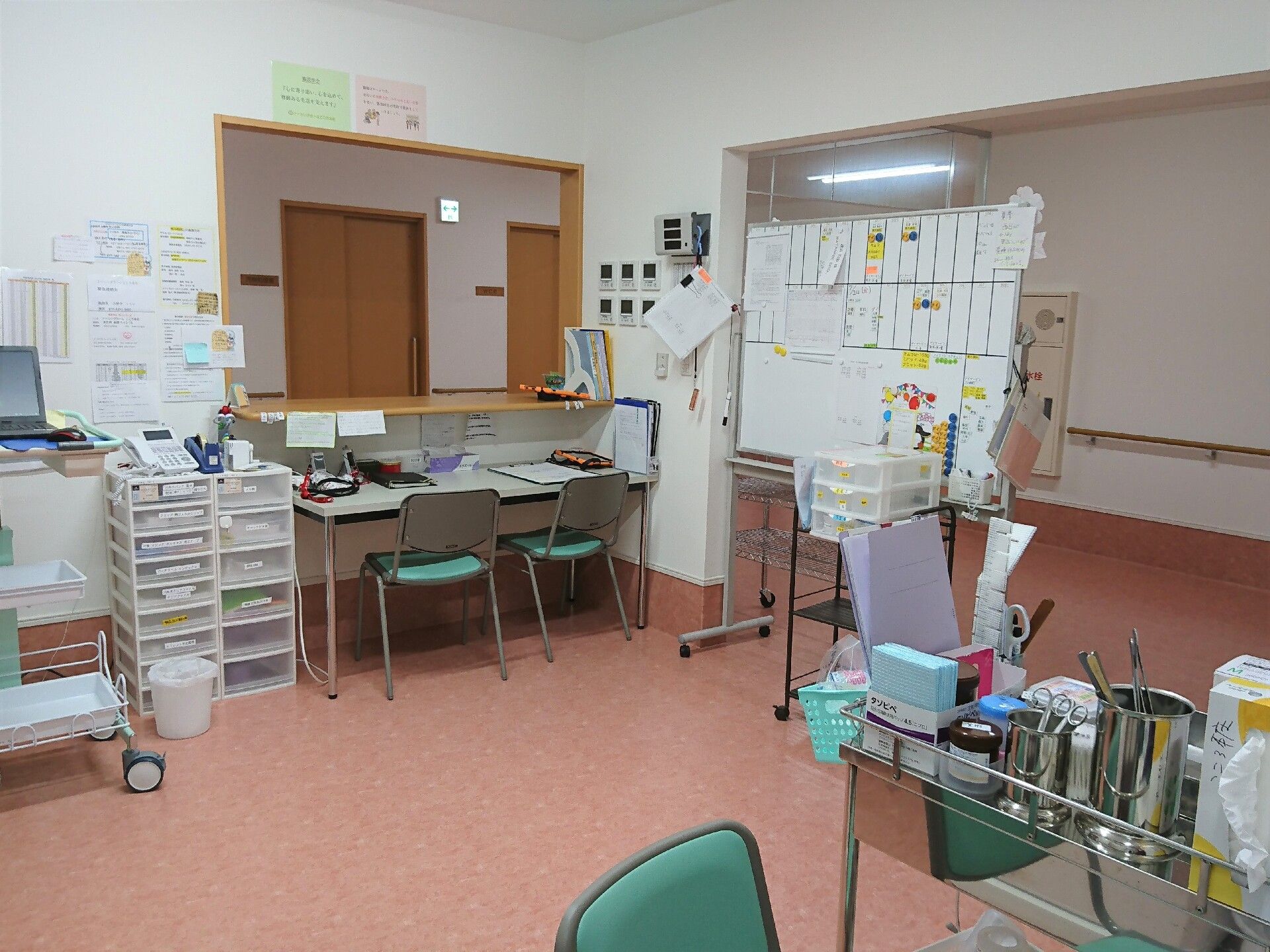 健康相談室は広々とした開放的な空間