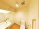 バリアフリー設計のトイレスペース